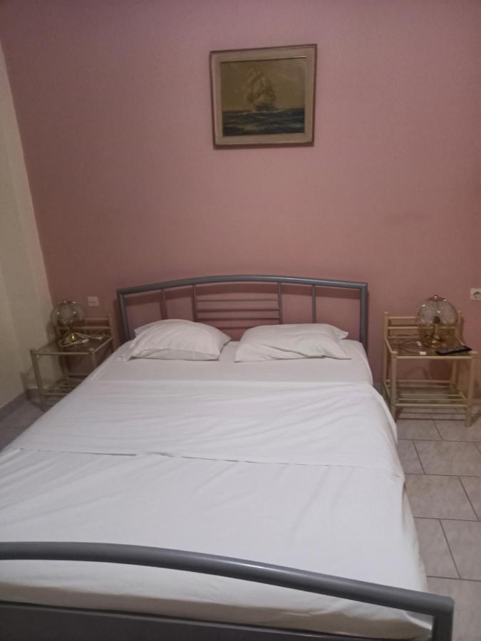 Dionisis Apartments Agia Efimia Eksteriør billede