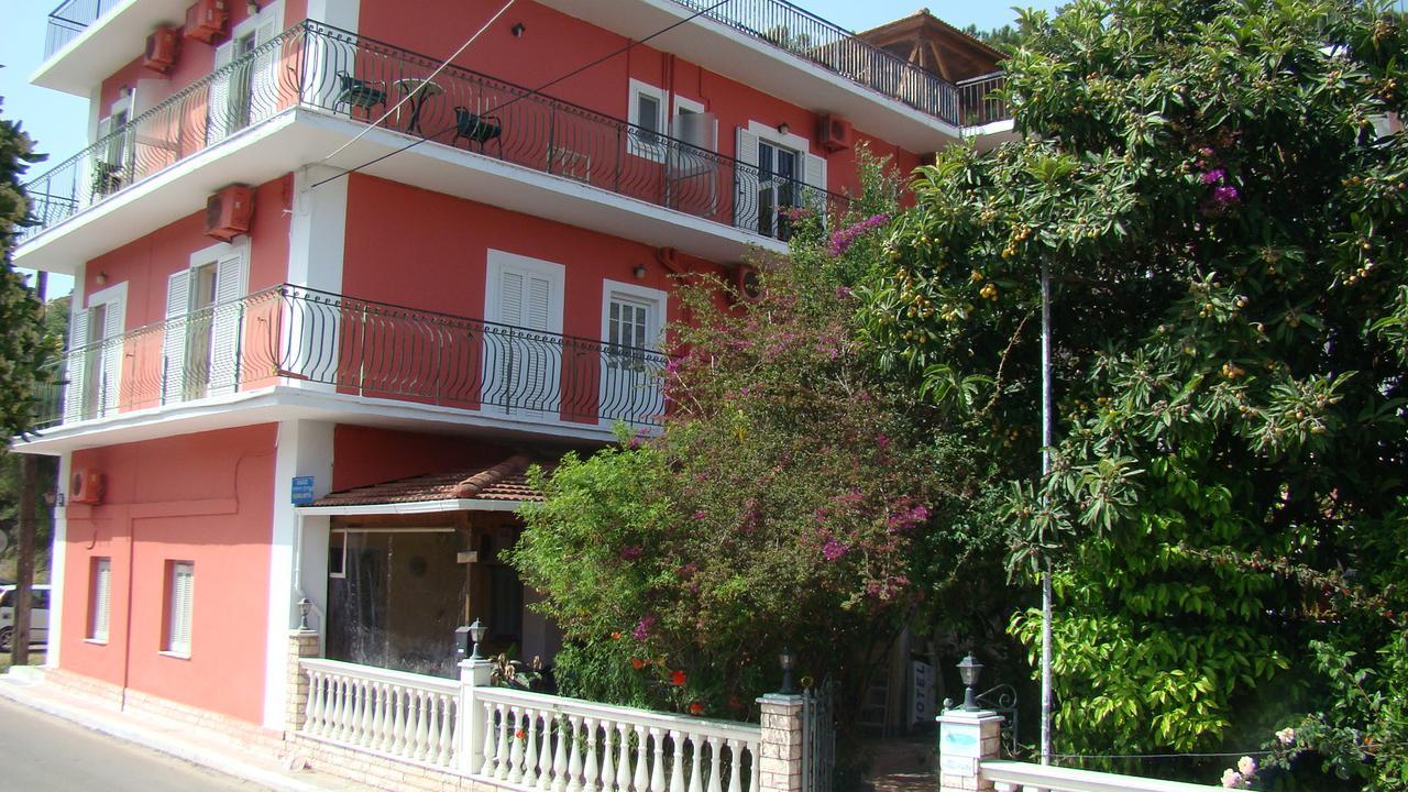 Dionisis Apartments Agia Efimia Eksteriør billede